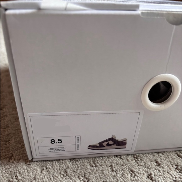 NWT Navy Women’s Nike Dunks - Picture 4 of 4